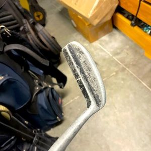 Northwestern Tom Weiskopf-305 Putter / RH / 
Used conditions